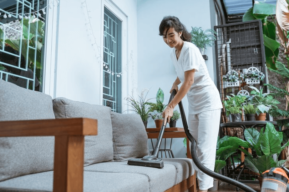 How a Local Airbnb Cleaner Can Help Hosts Maintain 5-Star Guest Experiences