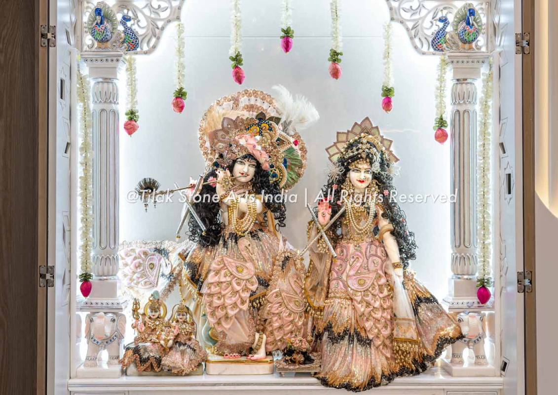 How to Choose the Perfect Premium Marble Mandir Design for Your Home