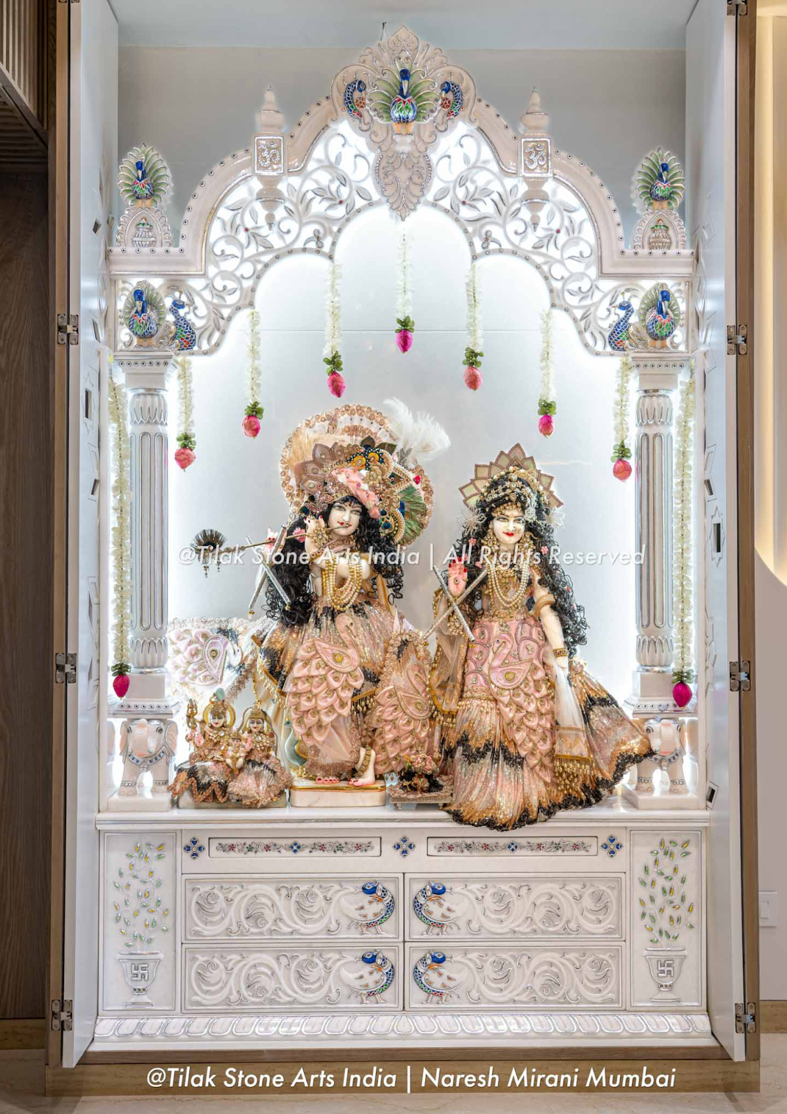 How to Choose the Perfect Premium Marble Mandir Design for Your Home